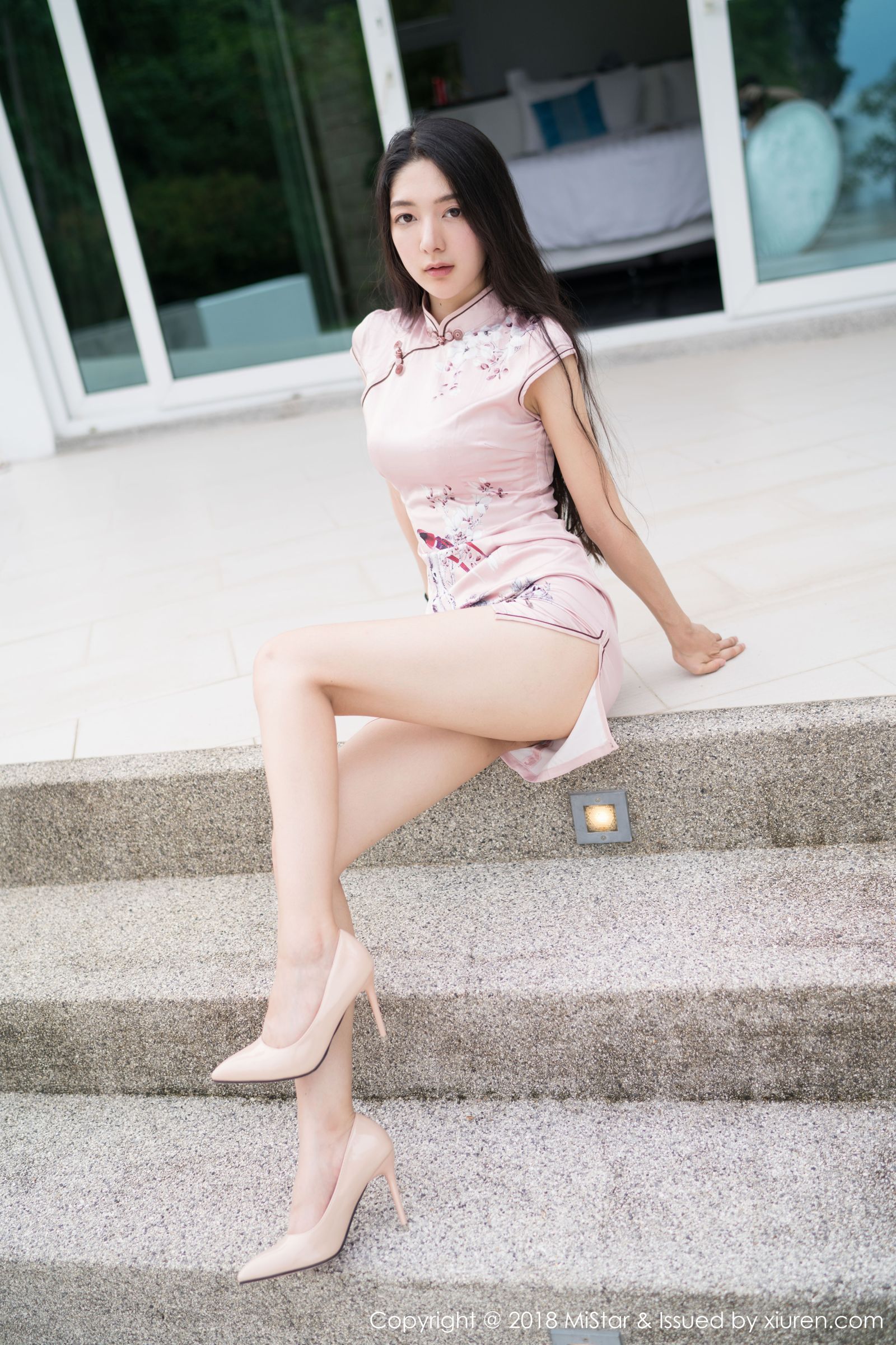 新晋女神小热巴 比基尼旗袍湿身