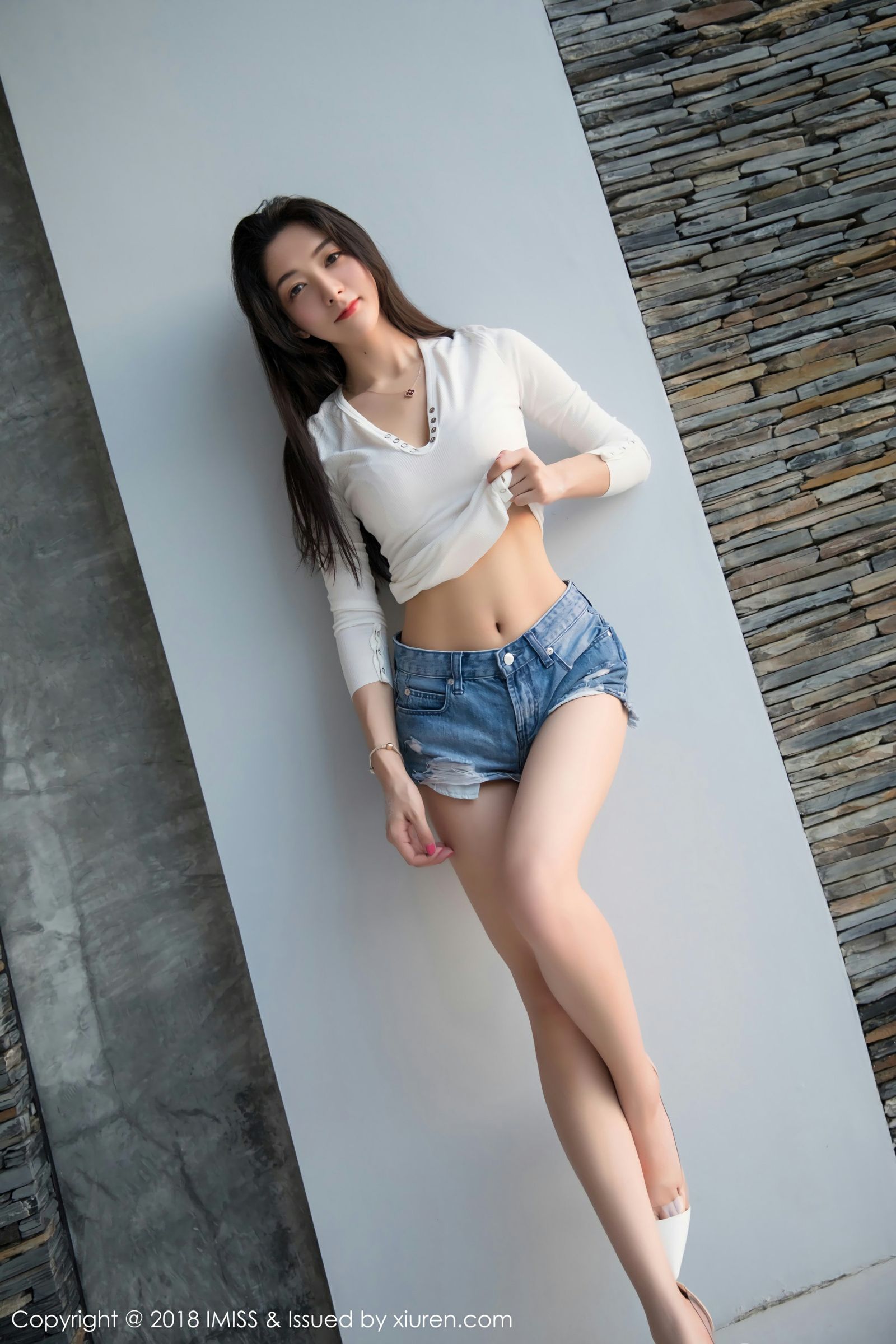 新晋女神小热巴 最迷人的性感腰线