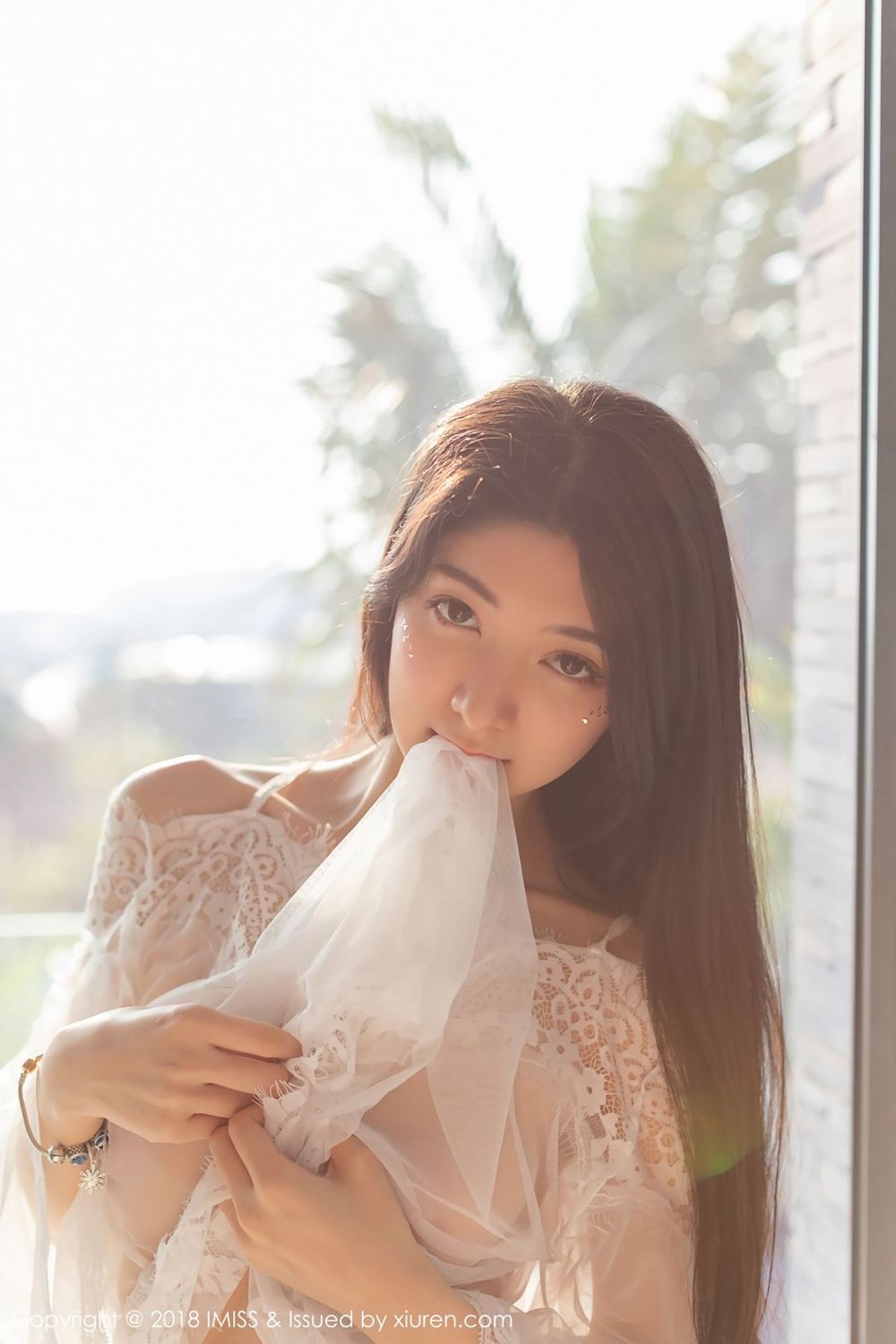 柔媚女神小热巴 近乎透明肚兜诱惑