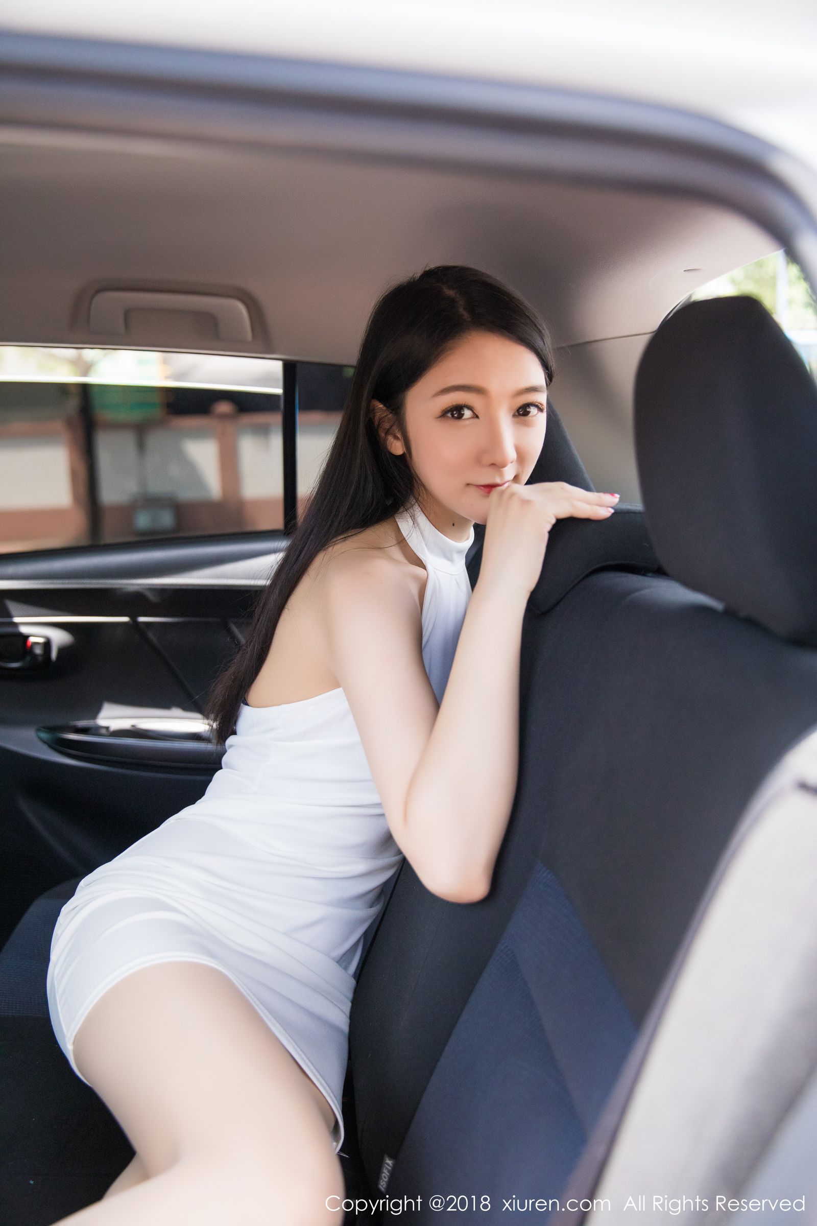 车拍女神小热巴 酥胸美腿柔美多姿