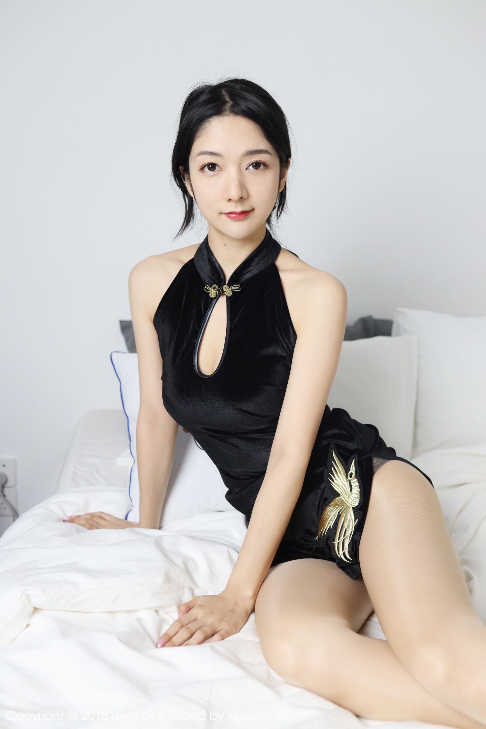 女神Angela喜欢猫 古典旗袍现代黑丝