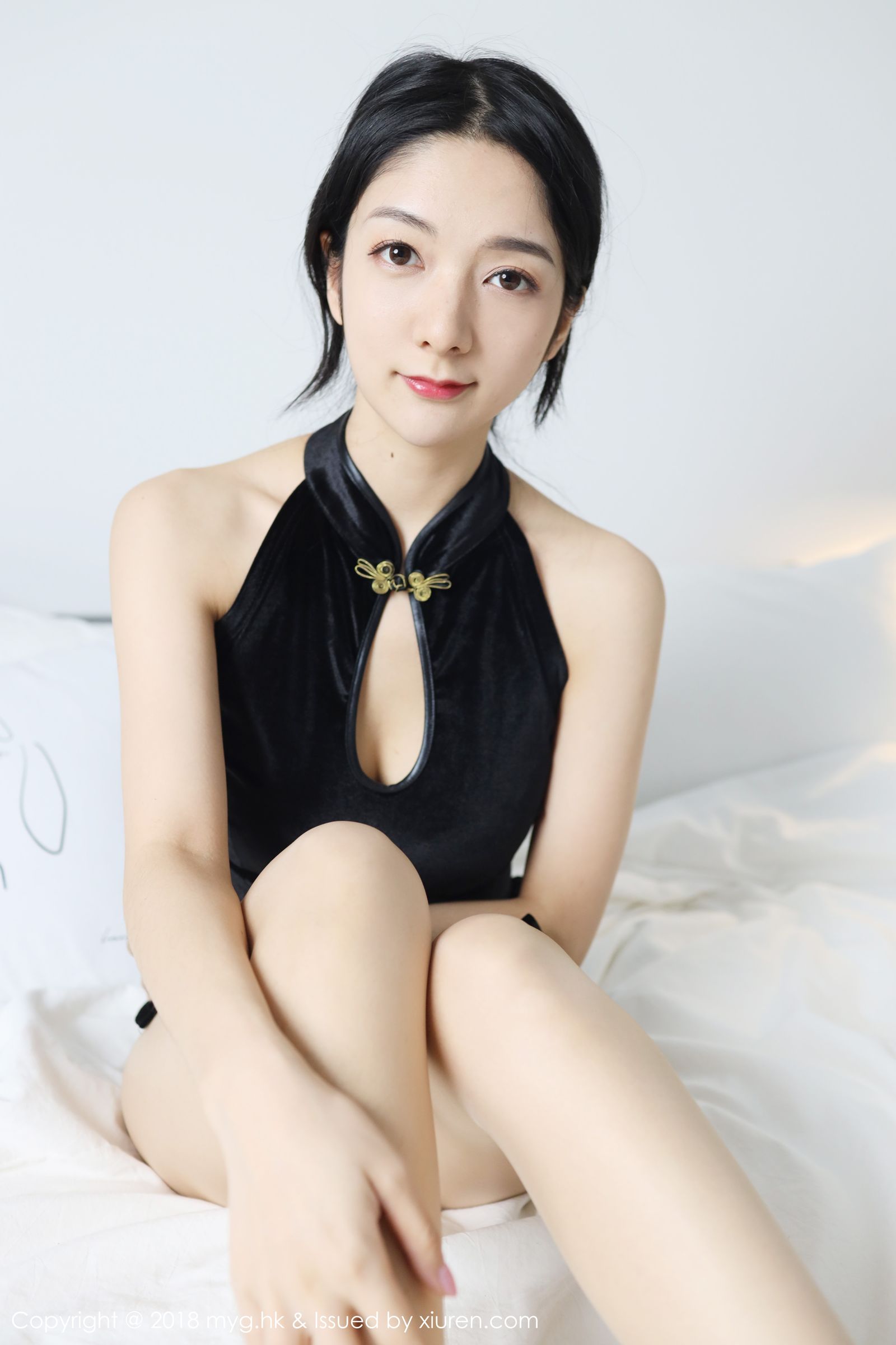 女神Angela喜欢猫 古典旗袍现代黑丝