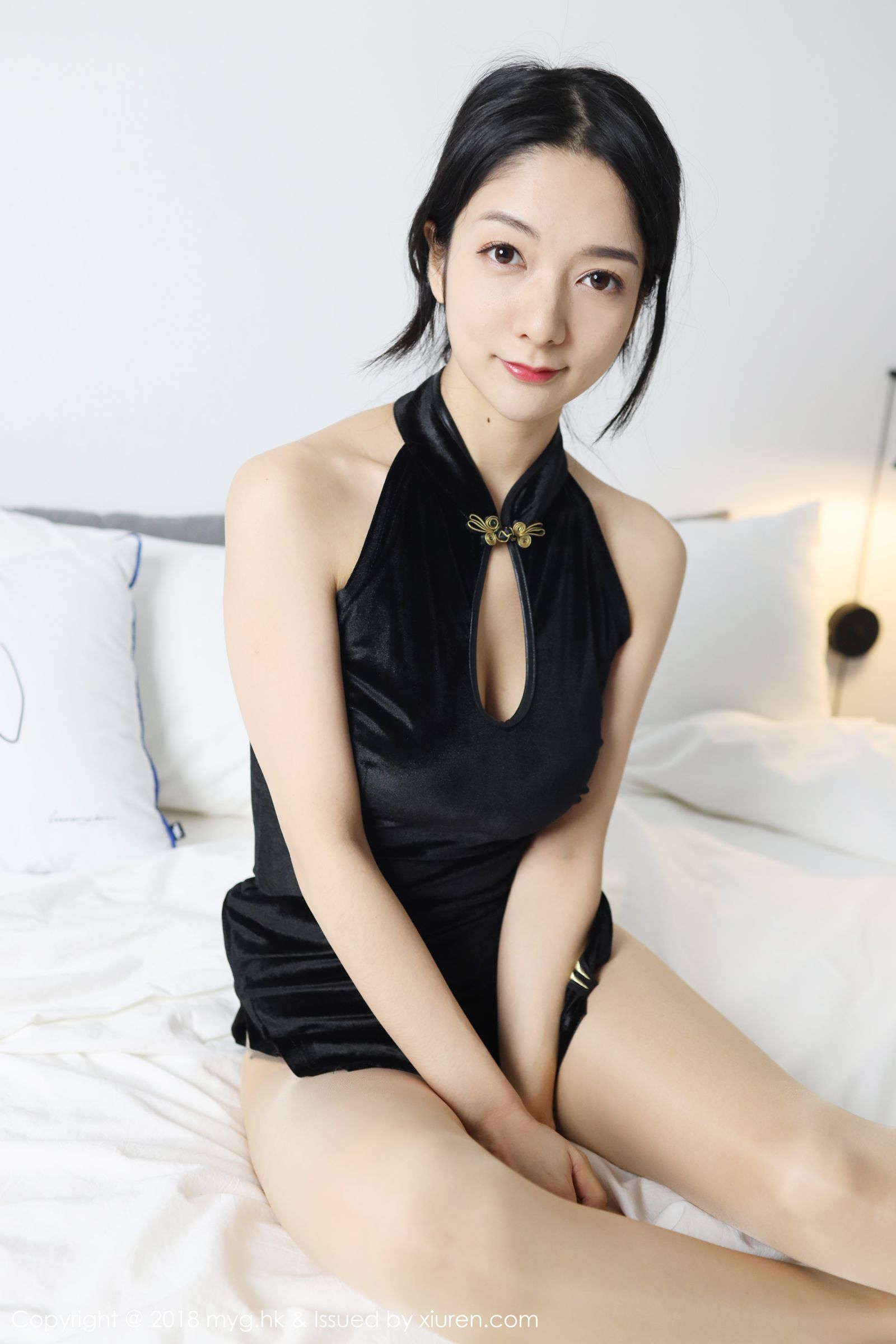 女神Angela喜欢猫 古典旗袍现代黑丝