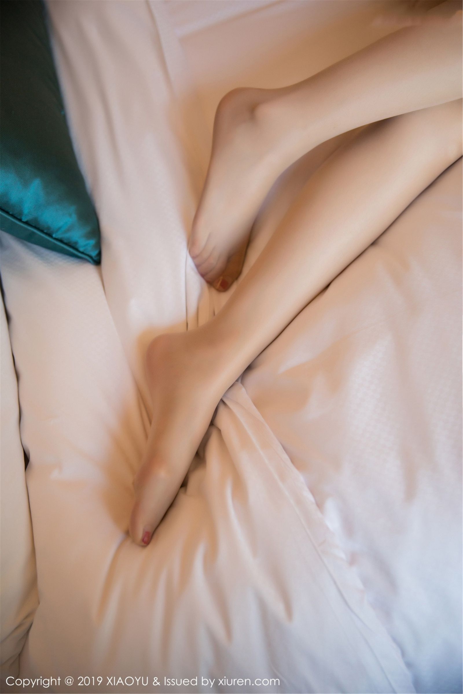 女神Angela喜欢猫 曼妙内衣丝袜玉足