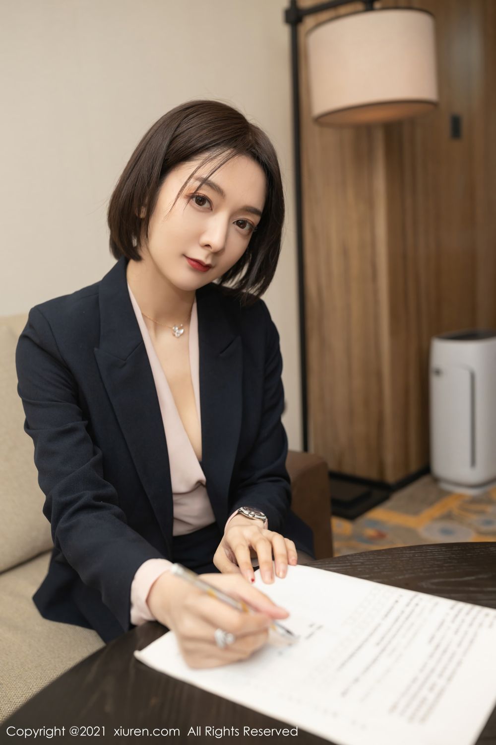 短发女神小热巴 保险销售主题系列