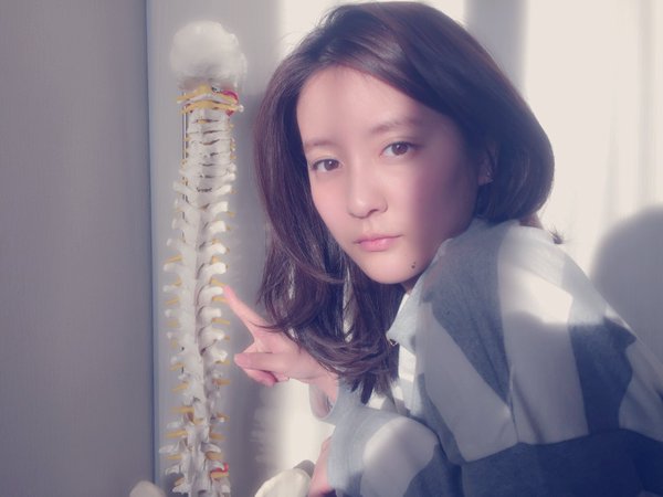生田佳那 美人的士司机俏皮私房照诱惑写真图