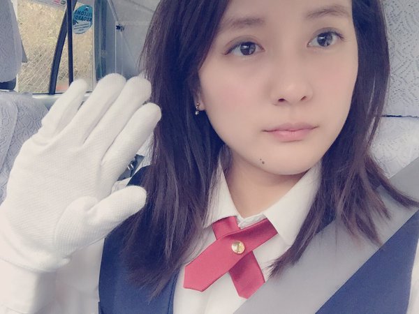 生田佳那 美人的士司机俏皮私房照诱惑写真图