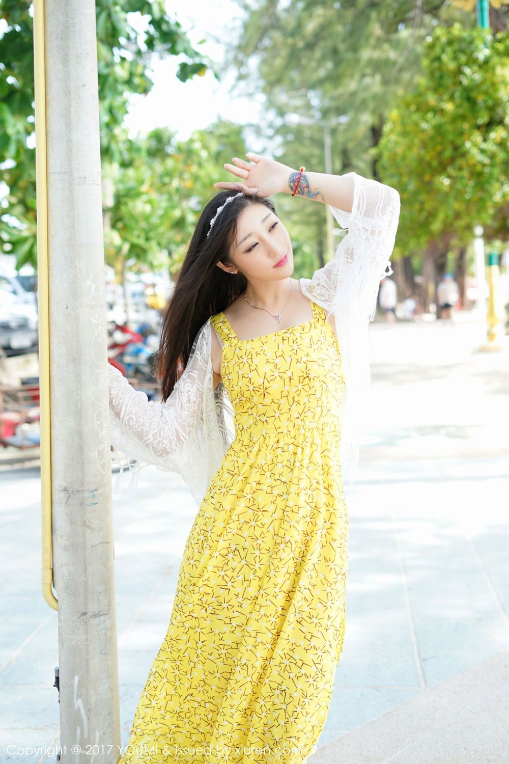 妲己媚眼含羞合 女神丹唇逐笑开
