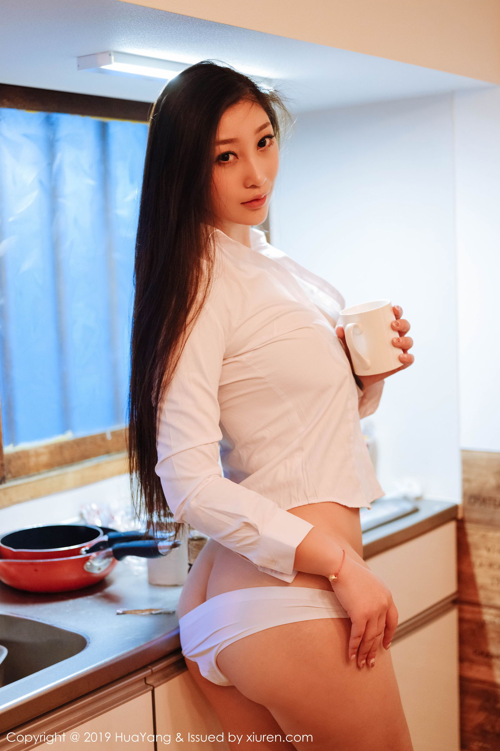 妩媚女神妲己_Toxic 水手服与开胸白衬衫