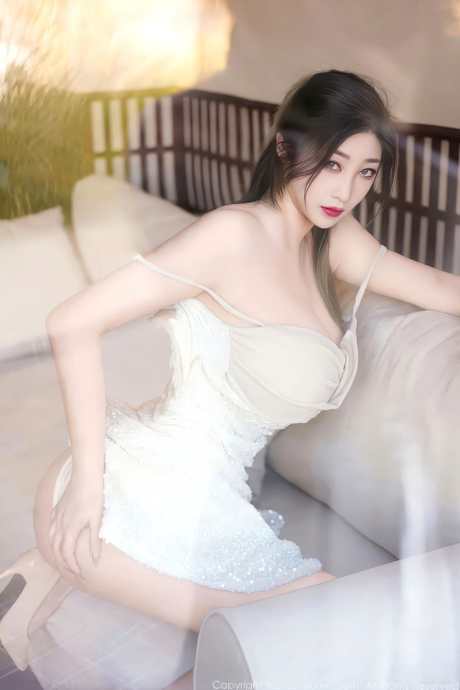 秀人网-11301-妲己_Toxic-白吊带连衣裙性感写真正片-居家私房绝美曲线-气质女神福利