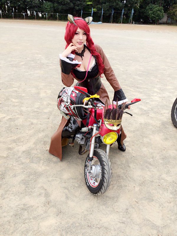 砂月馨 高冷又有好身材的腐女Coser