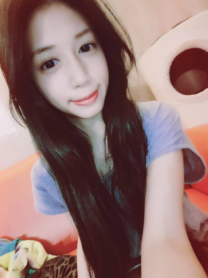 菜菜(林憶婷) 超长事业线让人惊艳