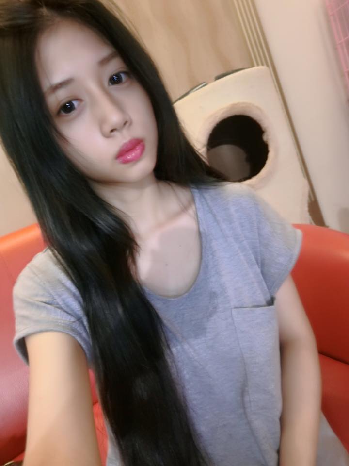 菜菜(林憶婷) 超长事业线让人惊艳