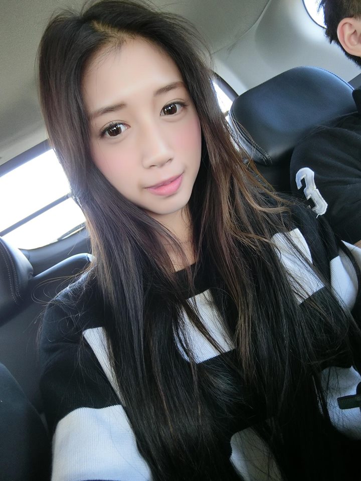 菜菜(林憶婷) 超长事业线让人惊艳