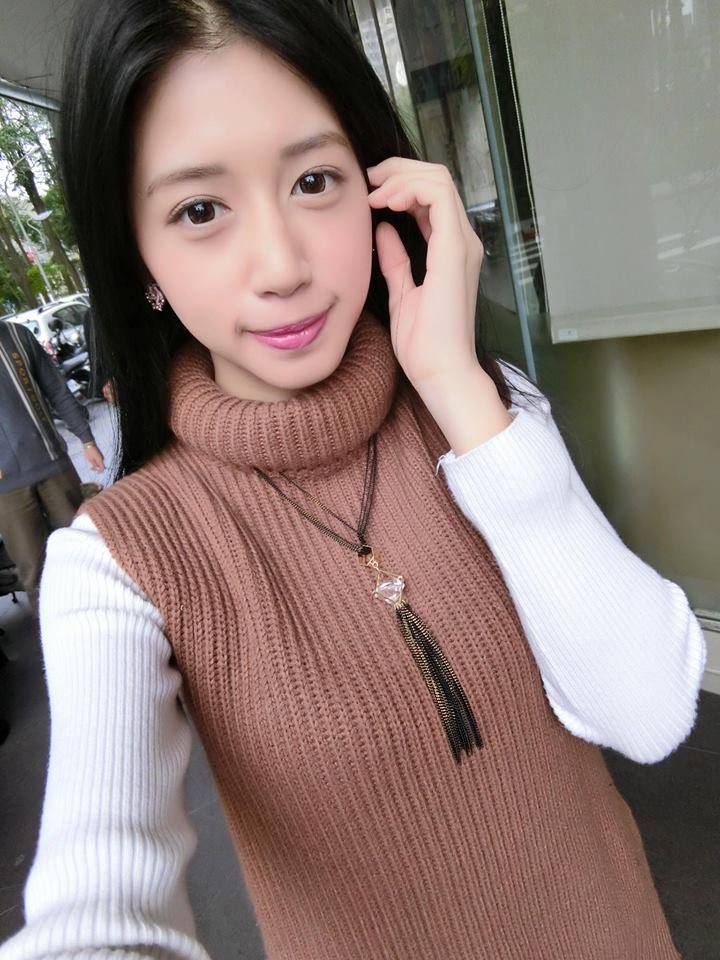 菜菜(林憶婷) 超长事业线让人惊艳