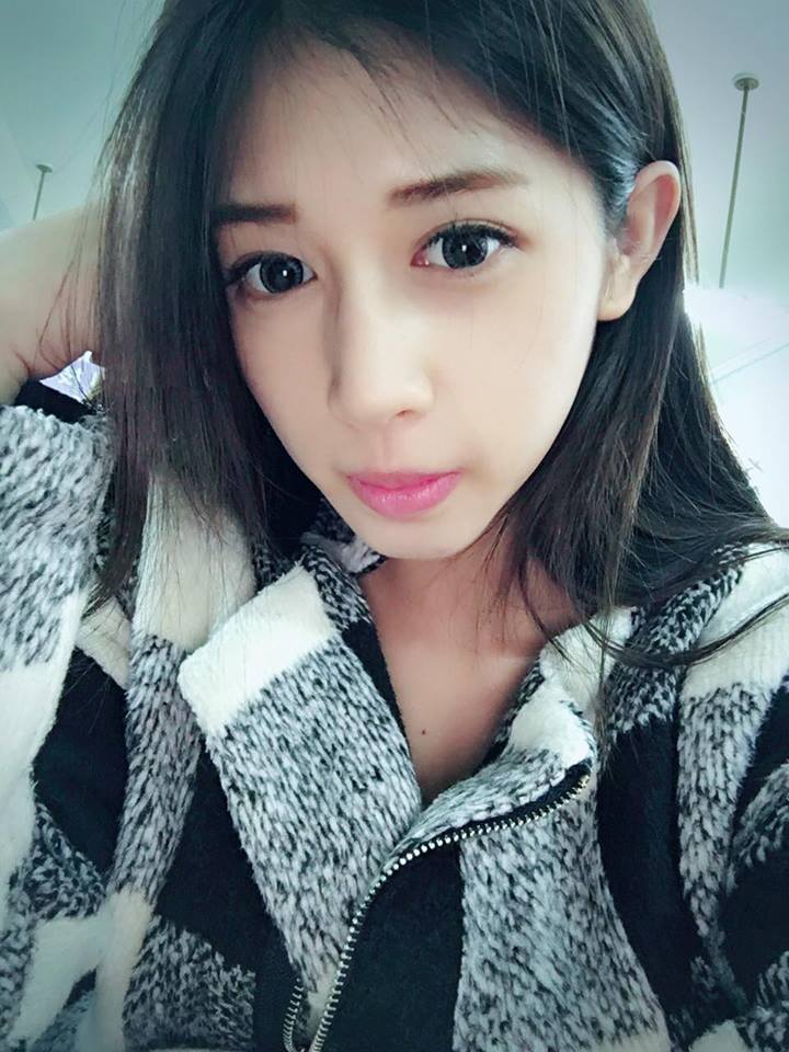 菜菜(林憶婷) 超长事业线让人惊艳