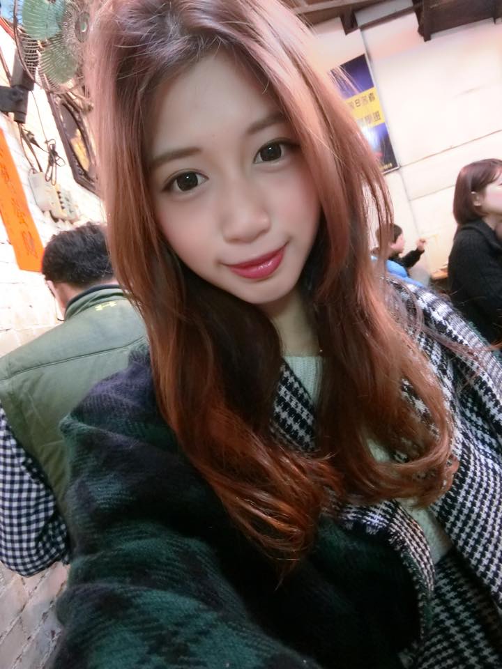 菜菜(林憶婷) 超长事业线让人惊艳