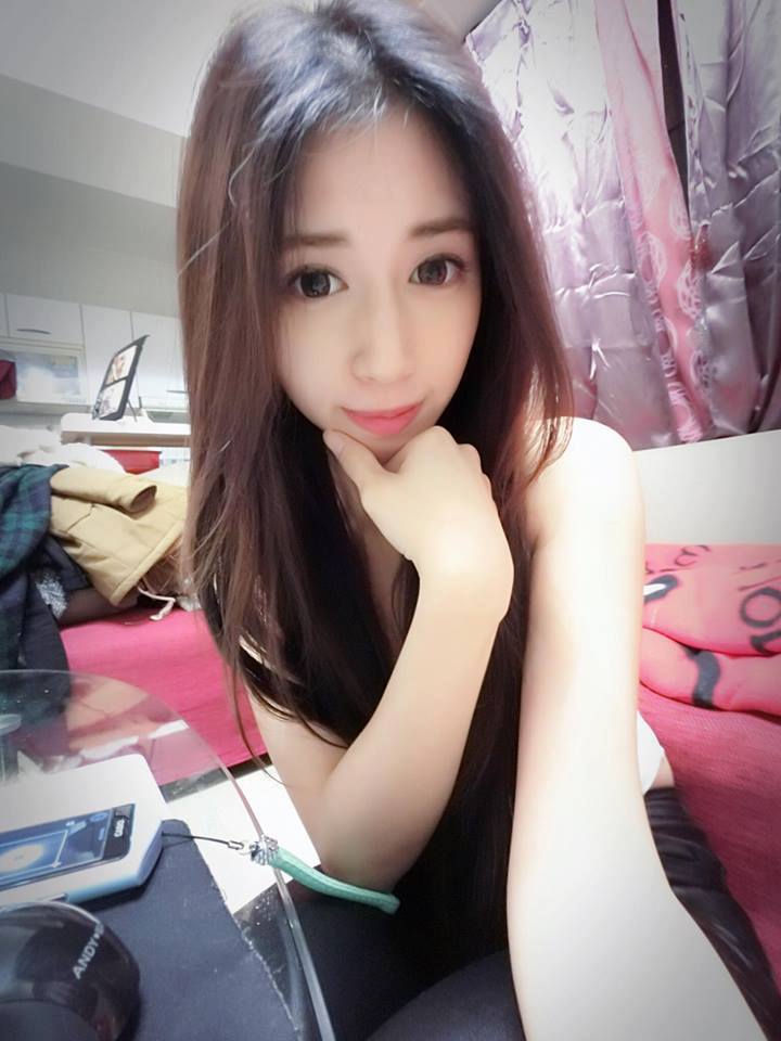 菜菜(林憶婷) 超长事业线让人惊艳