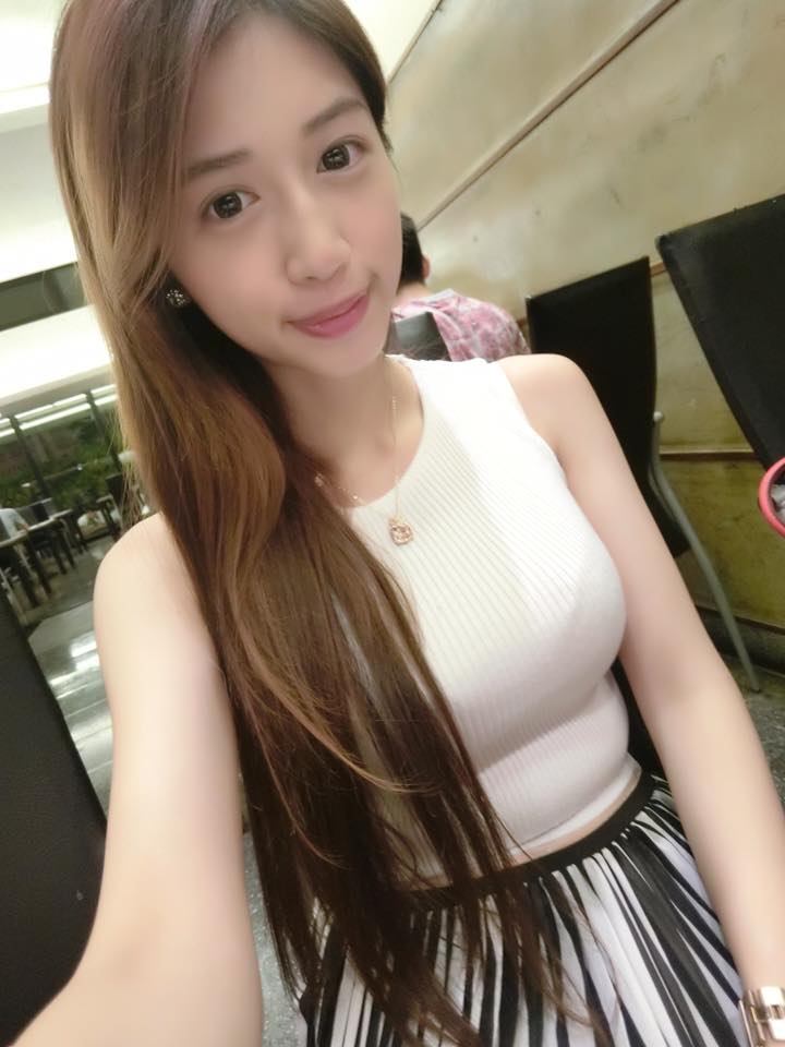 菜菜(林憶婷) 超长事业线让人惊艳