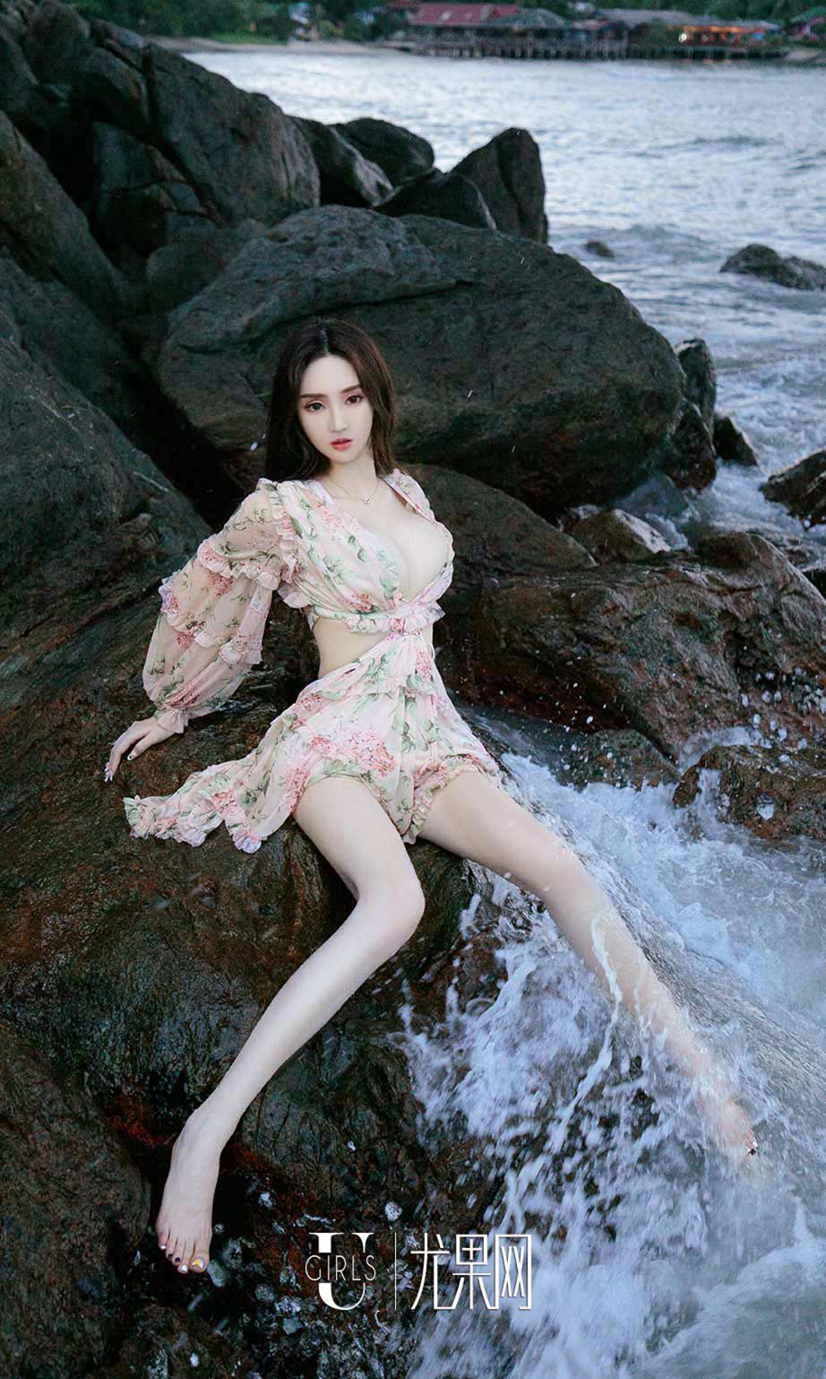于思琪最浪漫的事 沙滩连衣裙比基尼