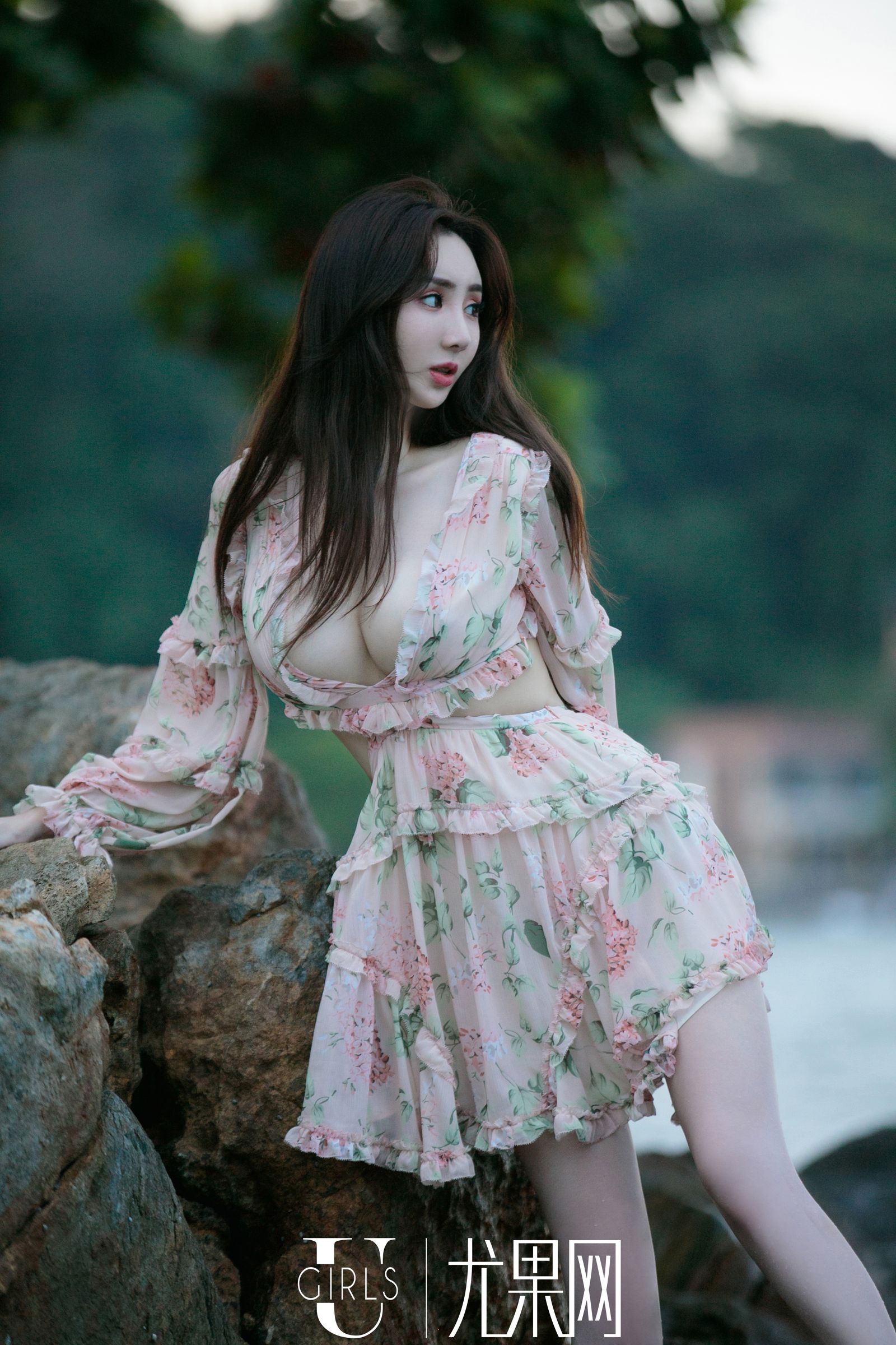 于思琪的椰子情歌 连身泳装少女气息