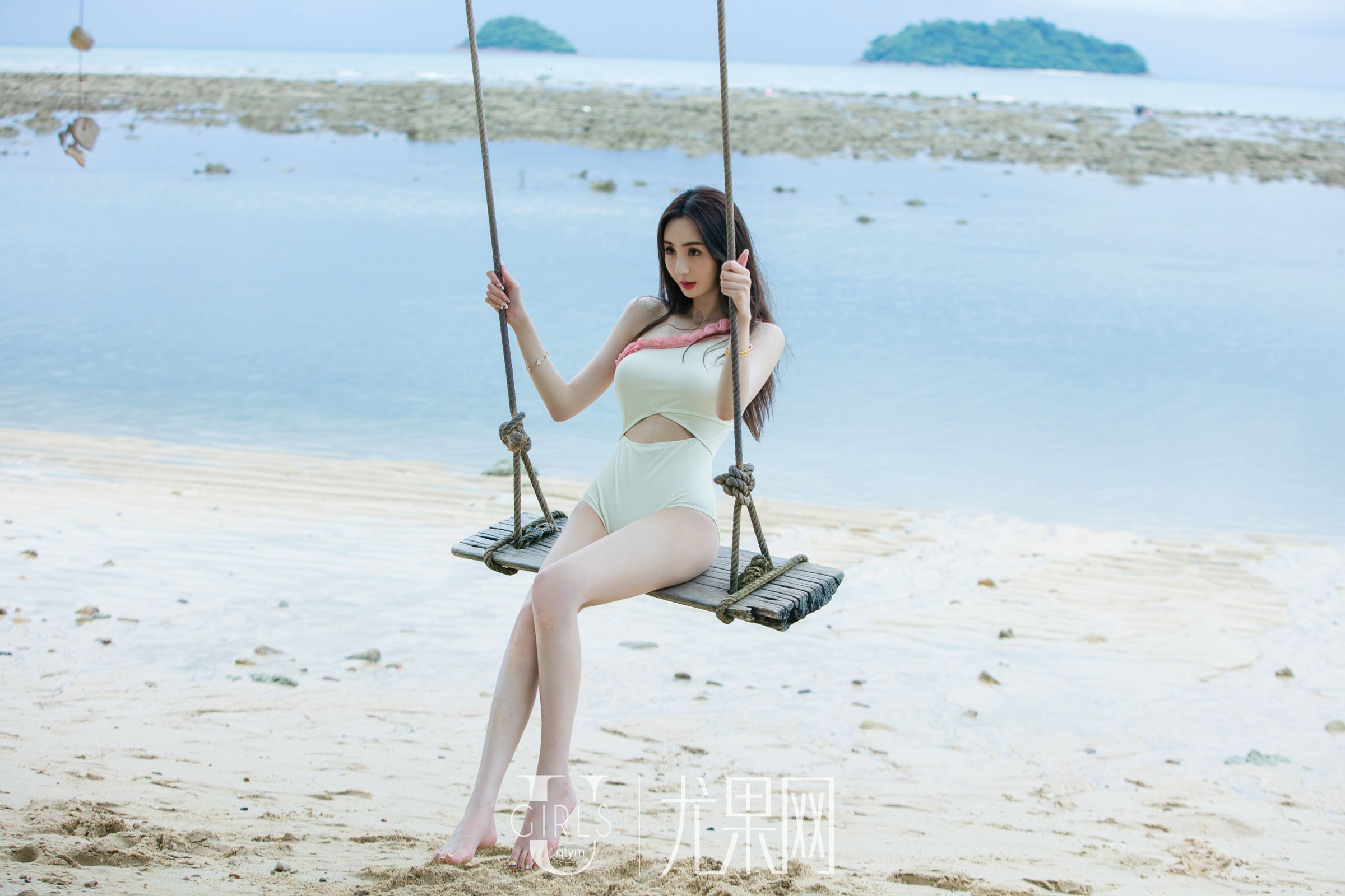于思琪的椰子情歌 连身泳装少女气息