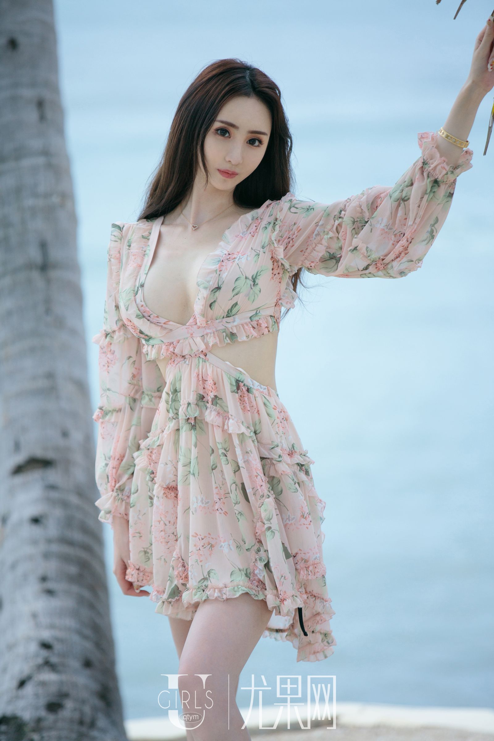 于思琪的椰子情歌 连身泳装少女气息