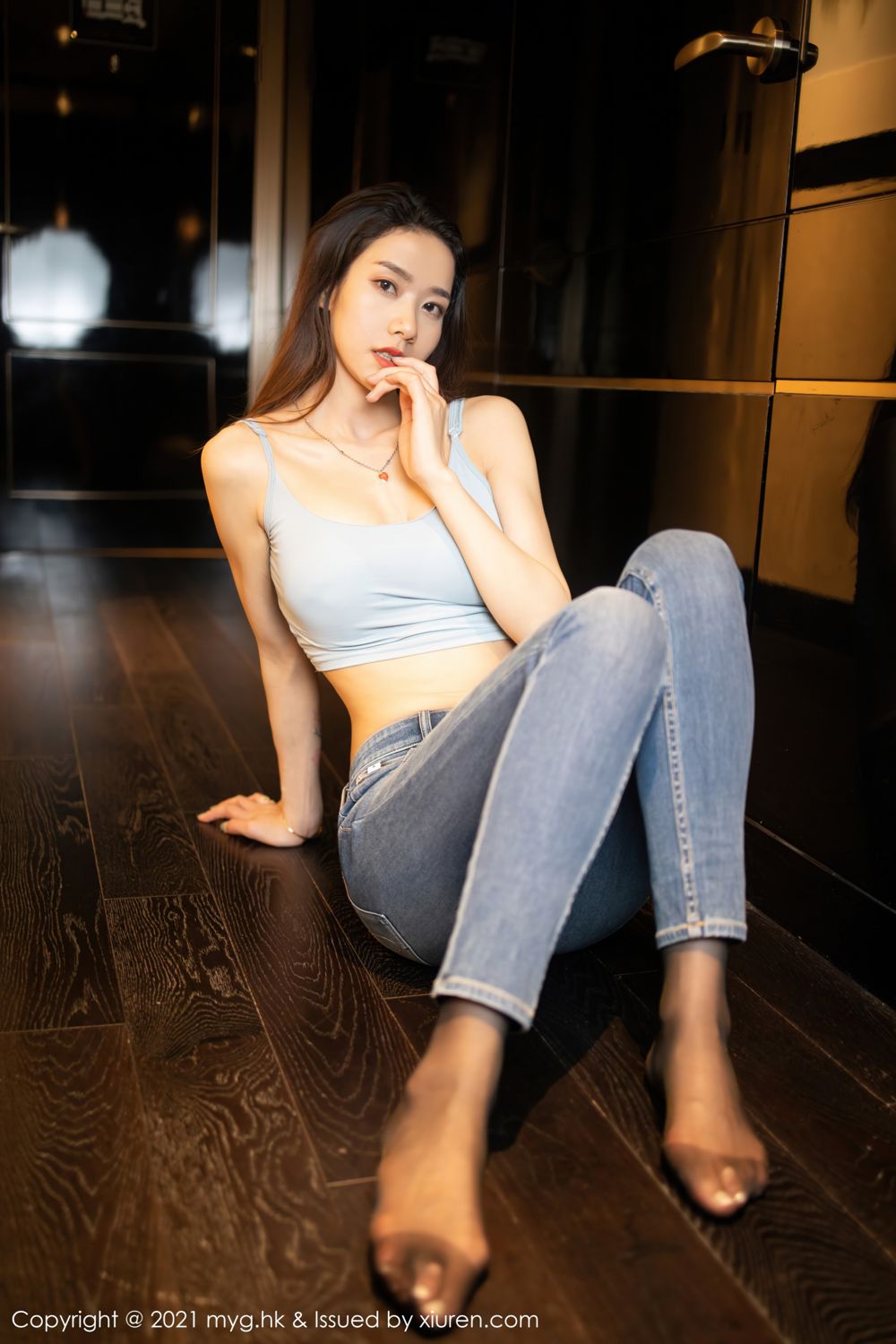 骨感美人方子萱 直爽动人牛仔裤