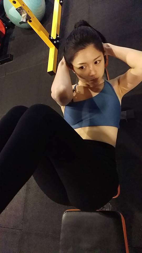 乐芙(简书予) 爆红神级正妹超萌还有好身材