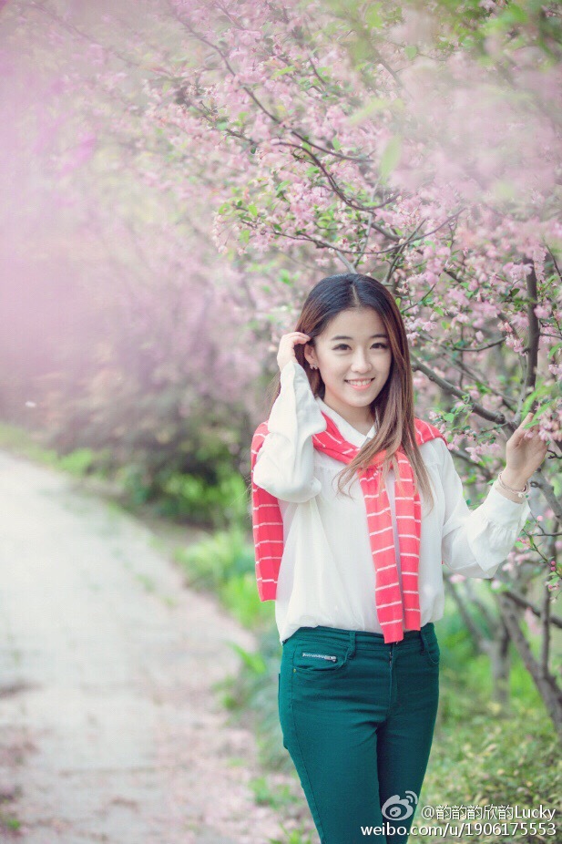 郑欣韵Lucky 小甜美女微博私房照诱惑写真图