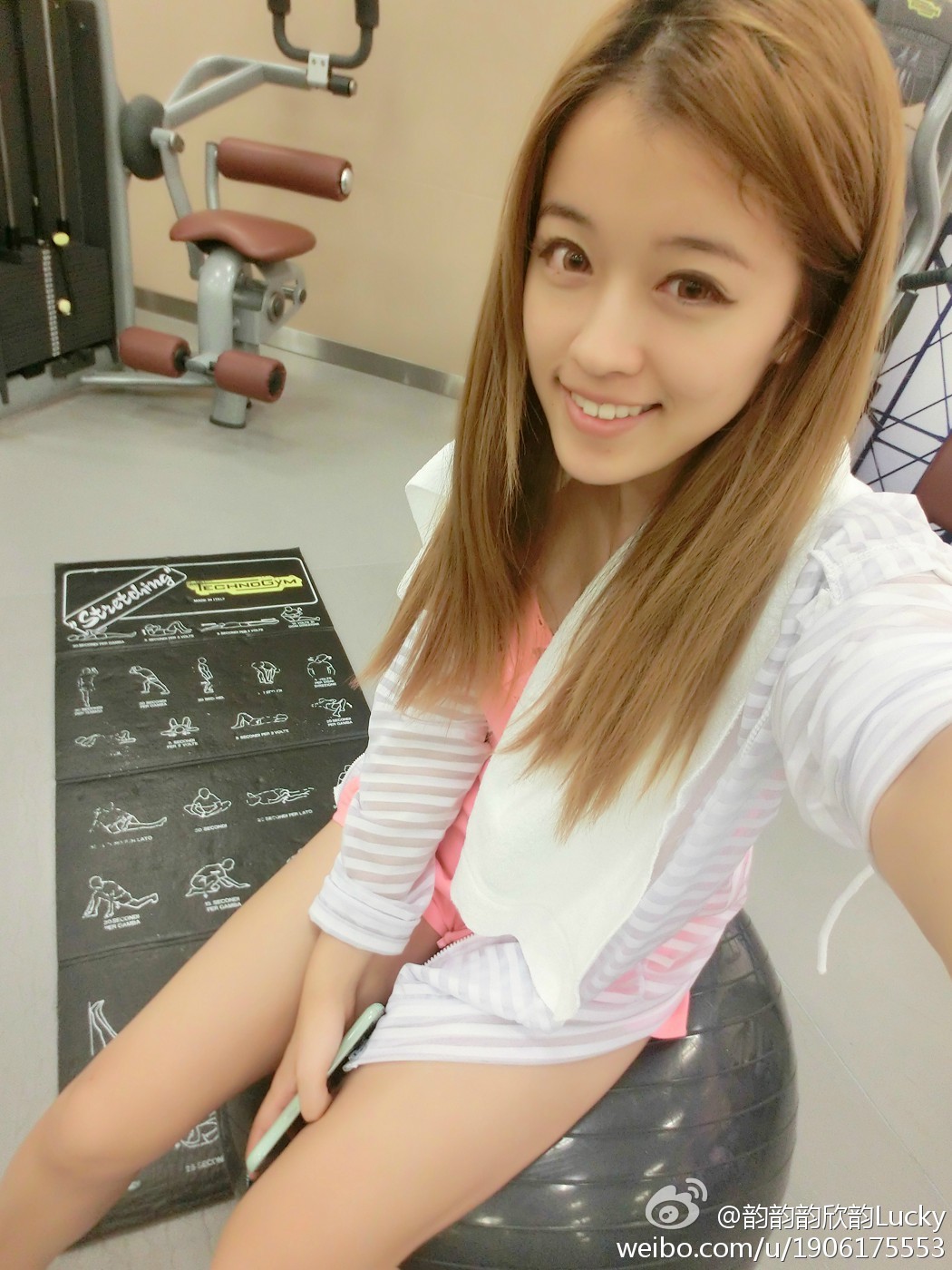 郑欣韵Lucky 小甜美女微博私房照诱惑写真图