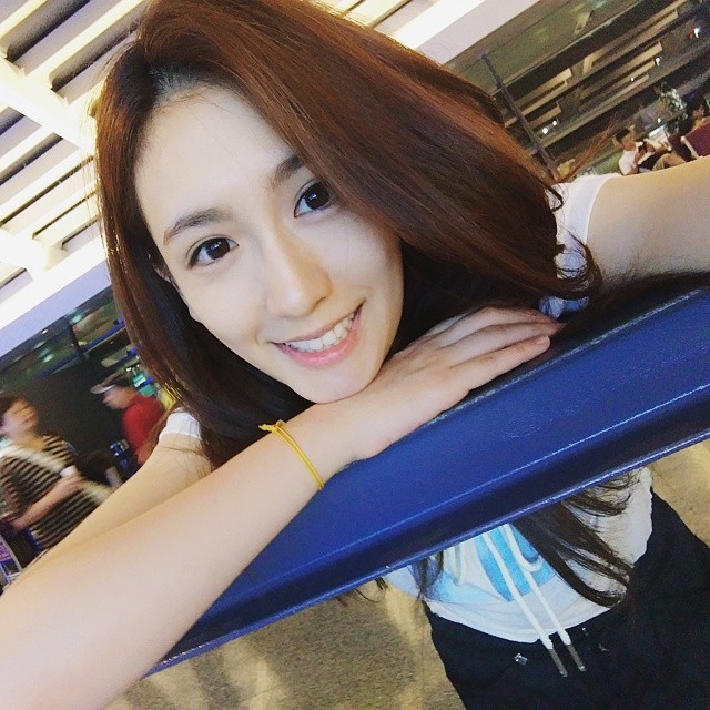 蔡昕言 拥有明星脸的气质美女