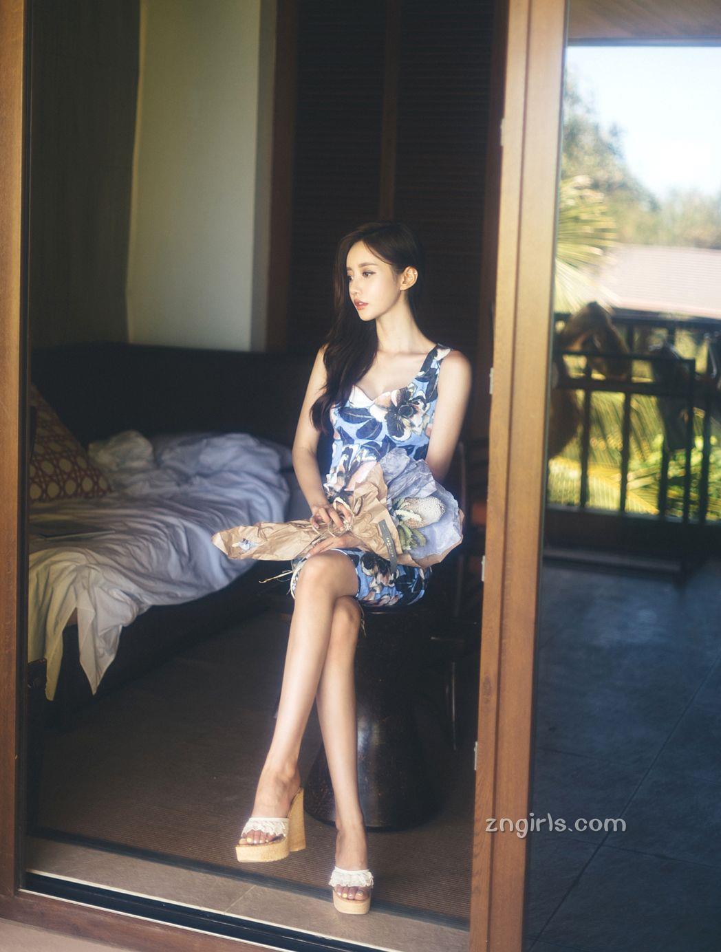 南韩美人孙允珠 唯美系吊带内衣三