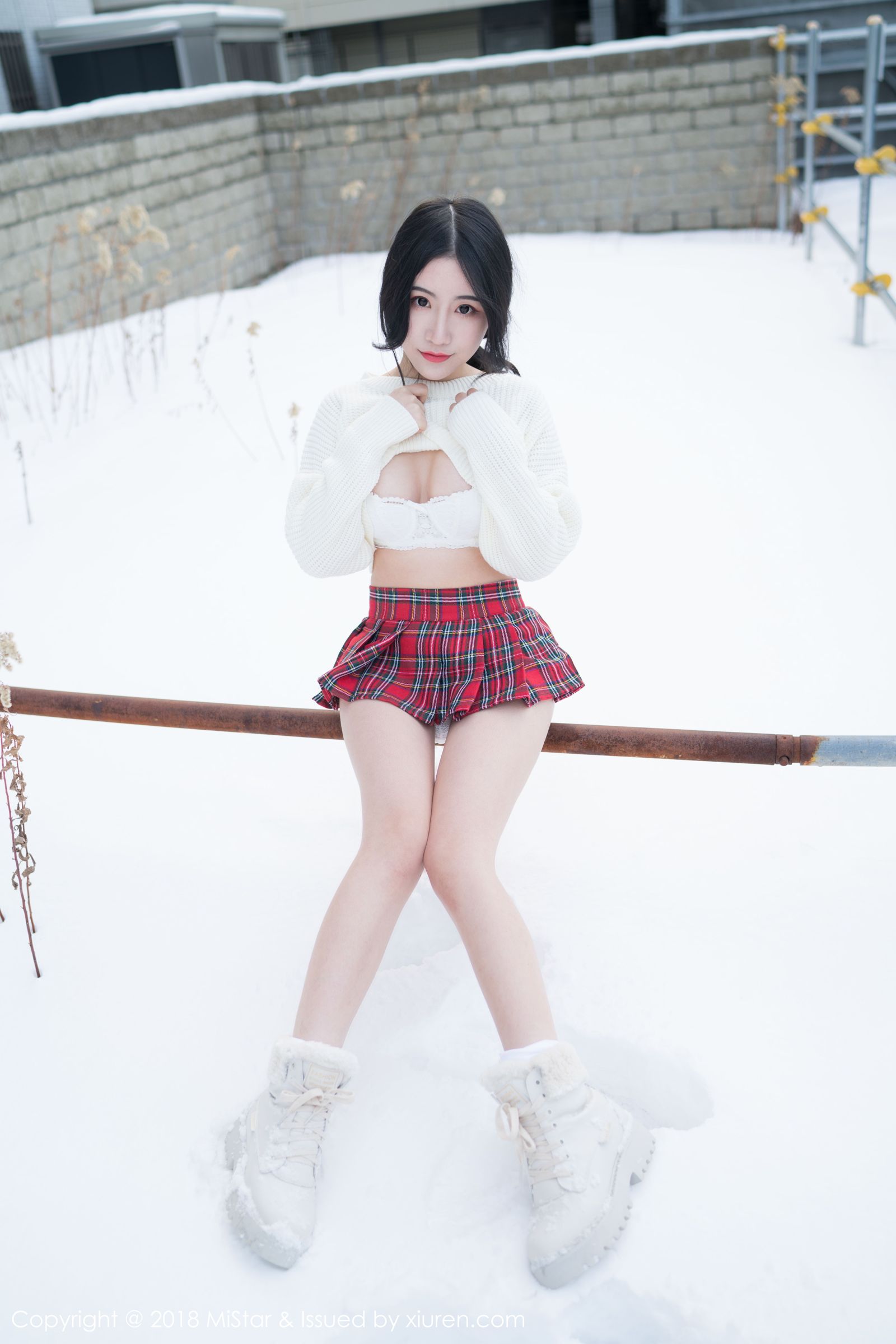女神绯月樱Cherry 冰天雪地白衣红裙