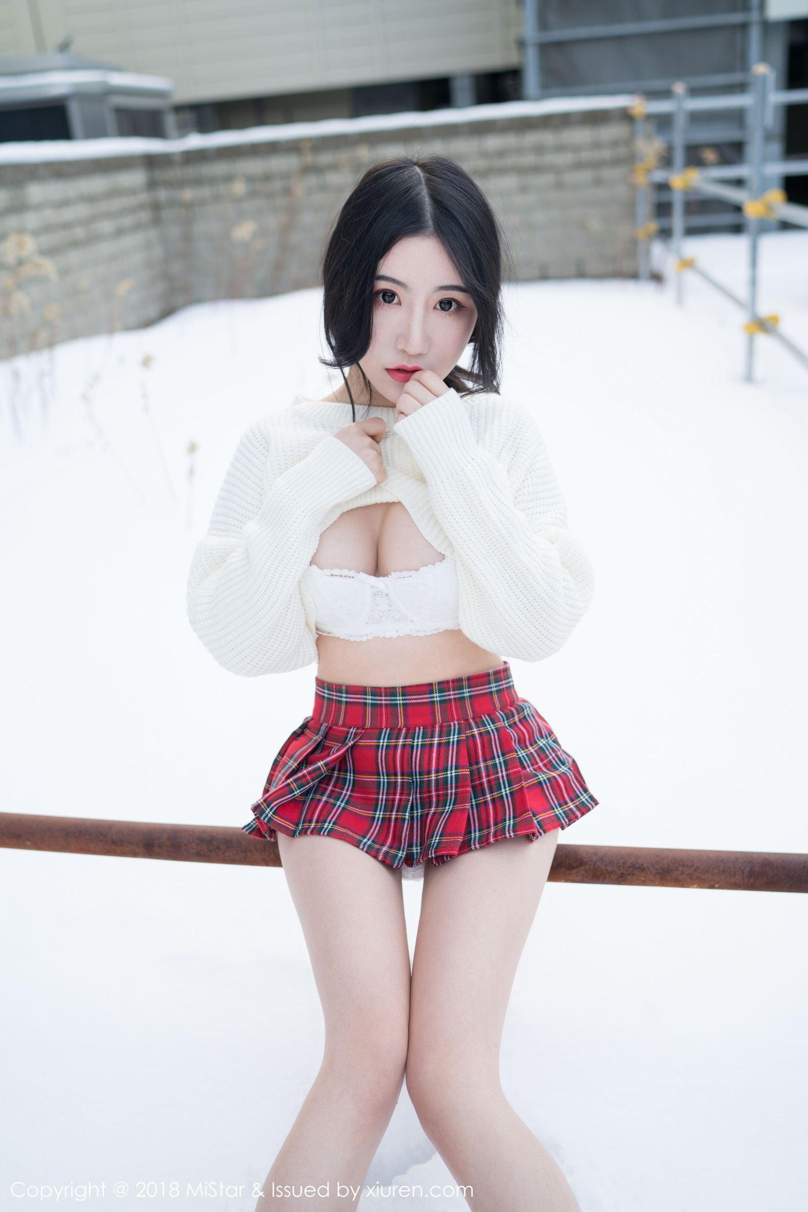 女神绯月樱Cherry 冰天雪地白衣红裙
