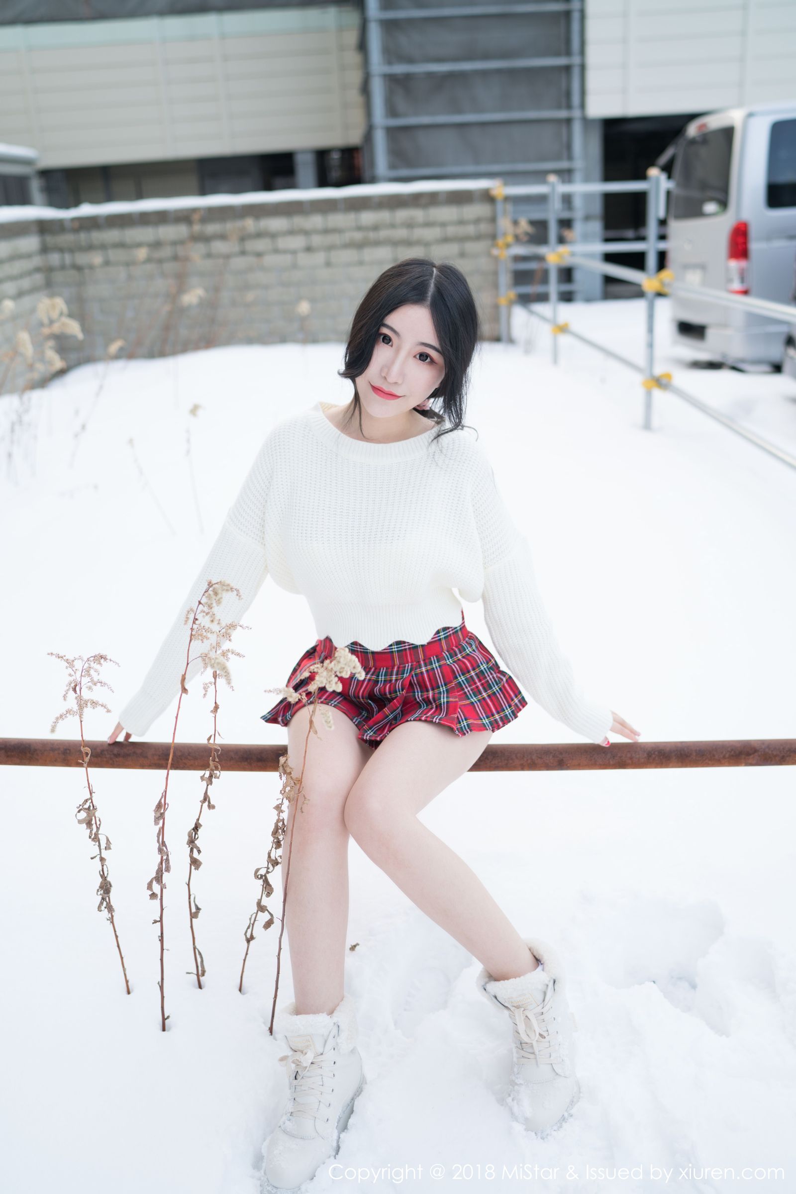 女神绯月樱Cherry 冰天雪地白衣红裙