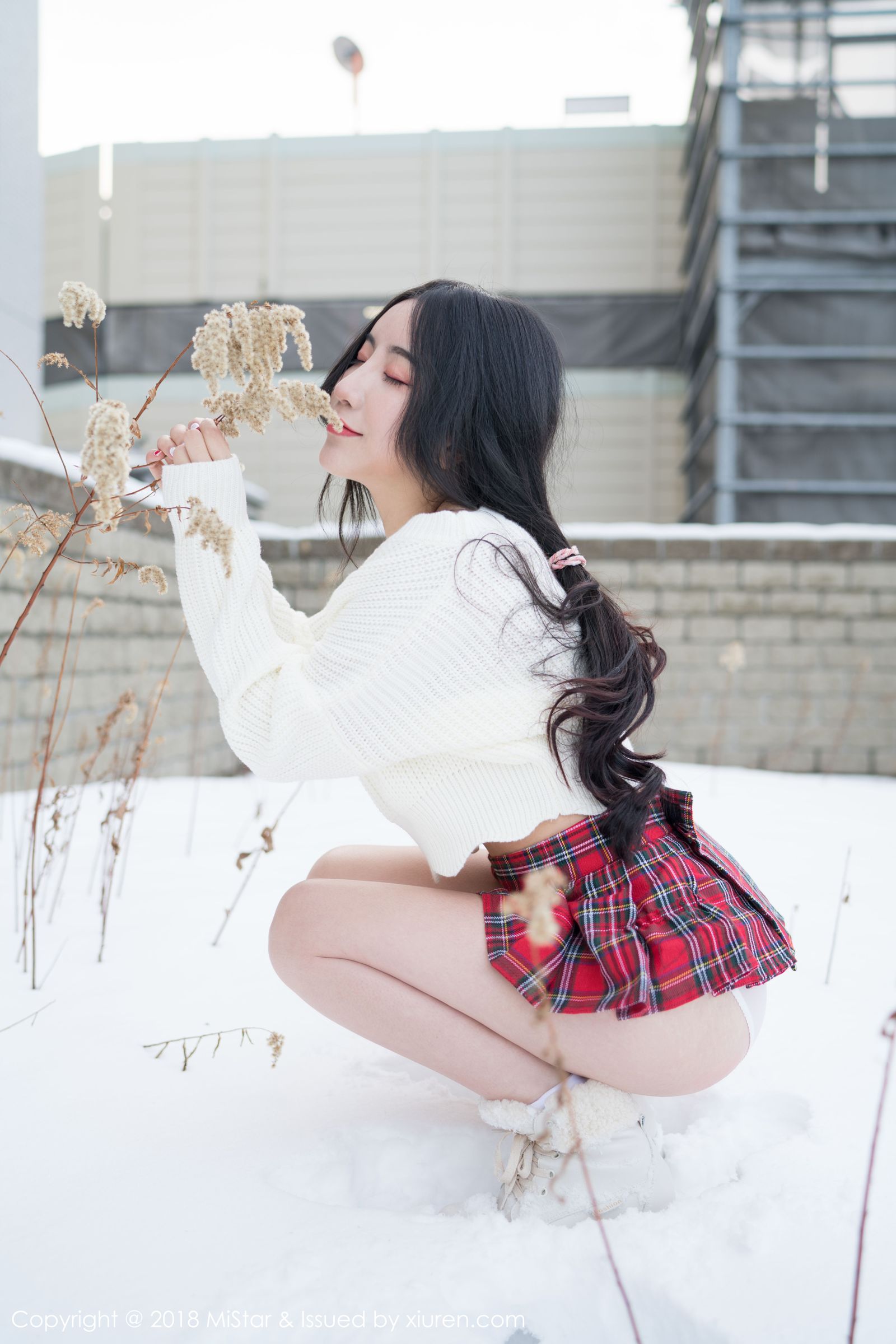 女神绯月樱Cherry 冰天雪地白衣红裙