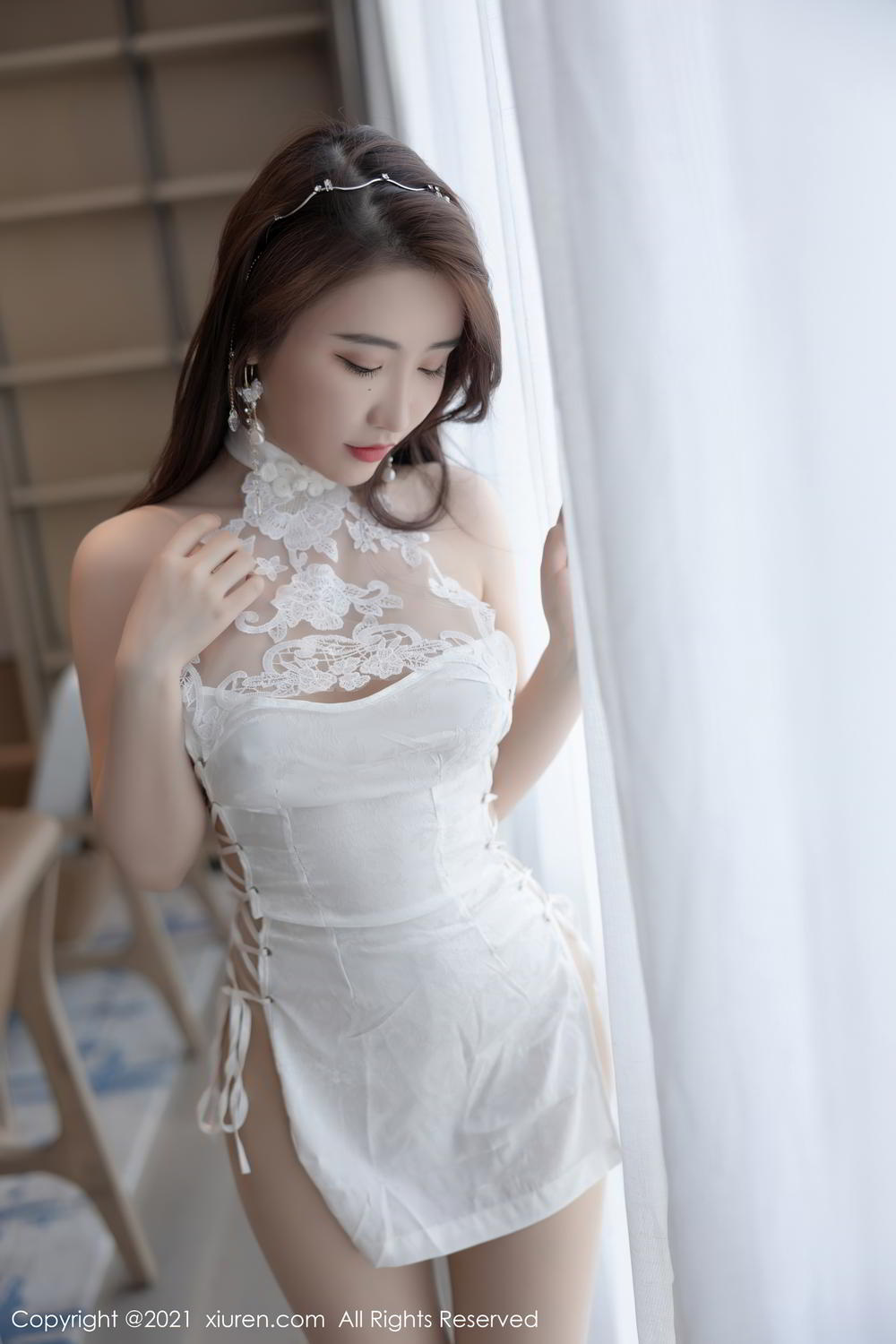 宅男女神绯月樱 现代旗袍点缀完美