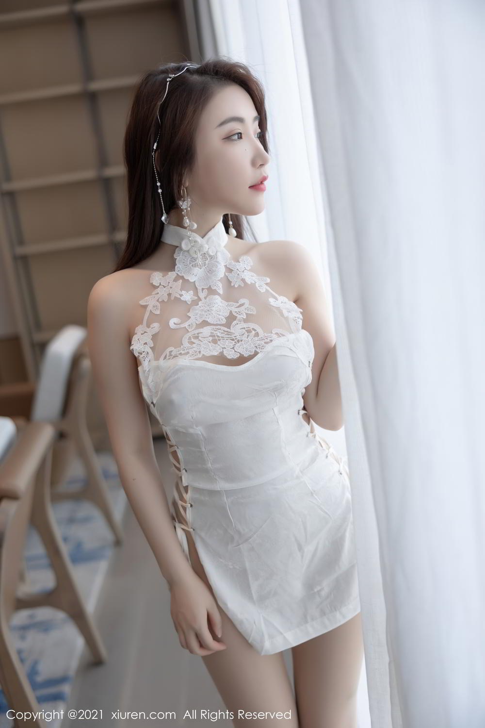 宅男女神绯月樱 现代旗袍点缀完美