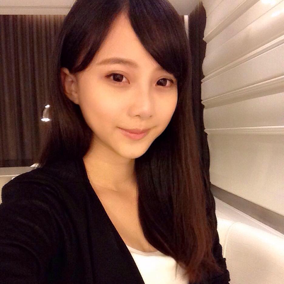 刘坊萱 神似佐佐木希!PTT表特版被推爆的捷運妹子