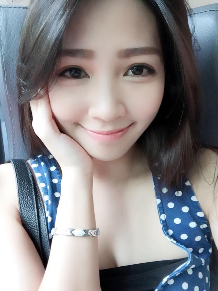 曾智希 伊林新生甜美长腿女模正妹