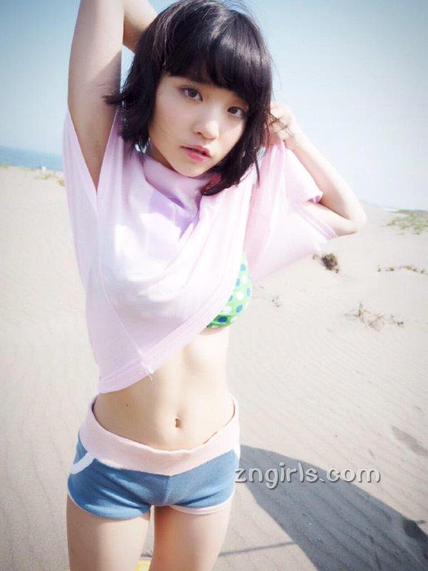 根本凪 17岁的G奶女神海量图片