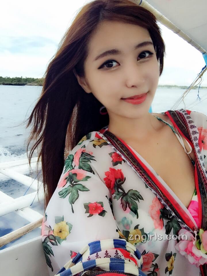 金赛拉(김세라) 南韩极品美胸美腿车模