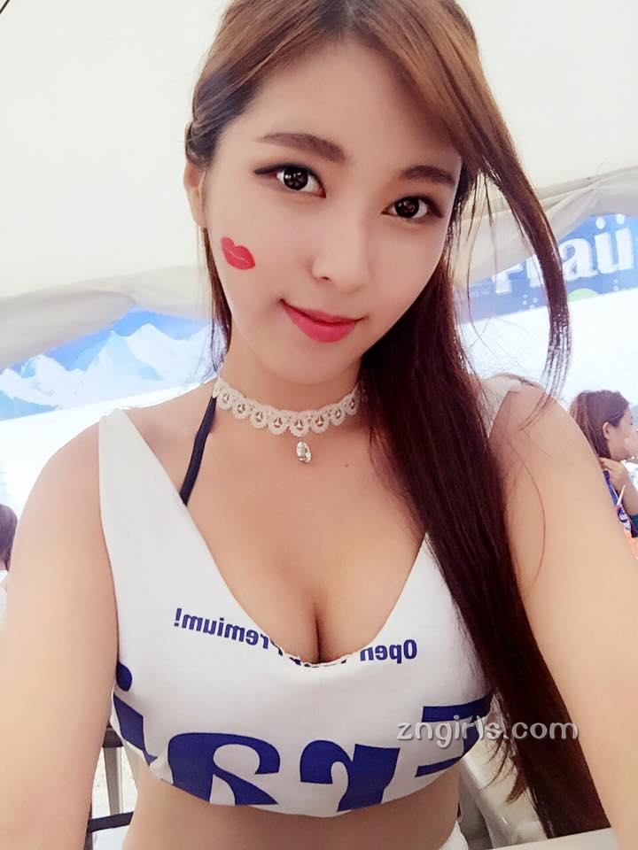 金赛拉(김세라) 南韩极品美胸美腿车模