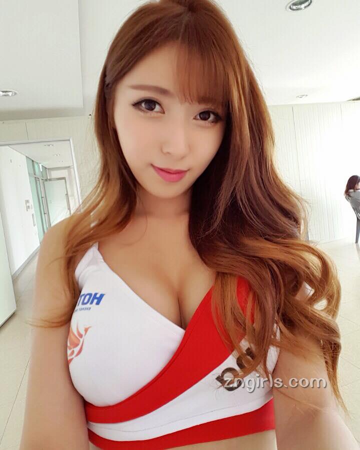 金赛拉(김세라) 南韩极品美胸美腿车模