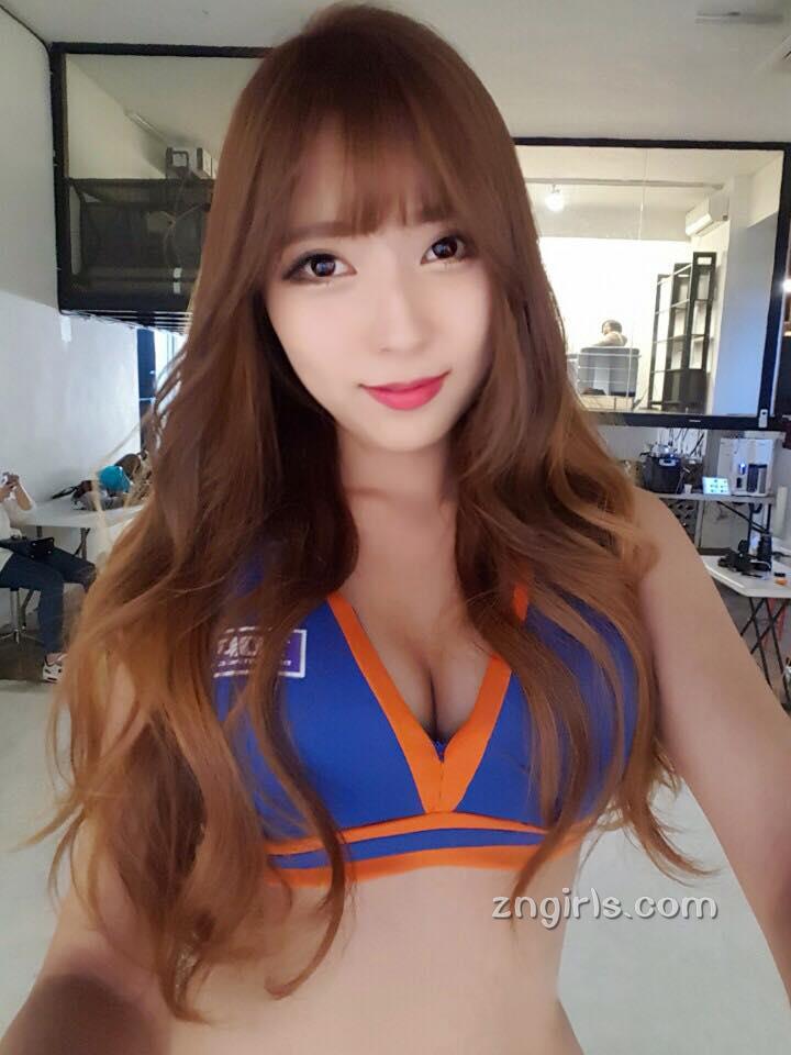 金赛拉(김세라) 南韩极品美胸美腿车模