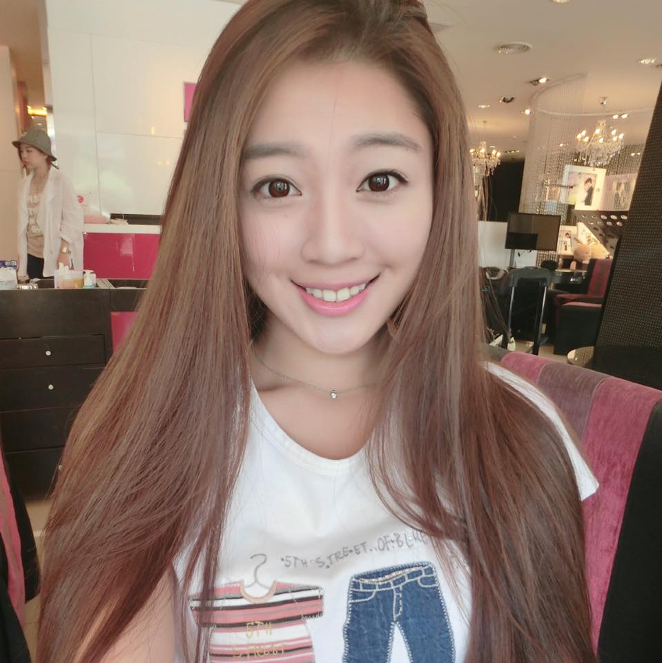 费子玹 9头身的美人如此有亲近感