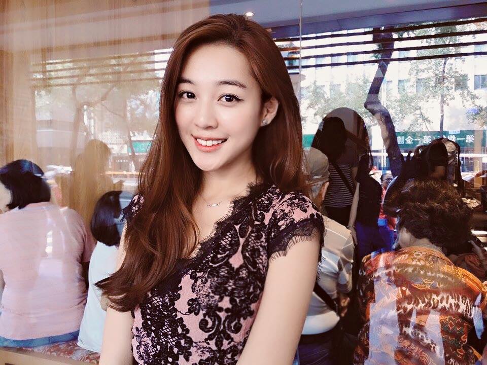 费子玹 9头身的美人如此有亲近感