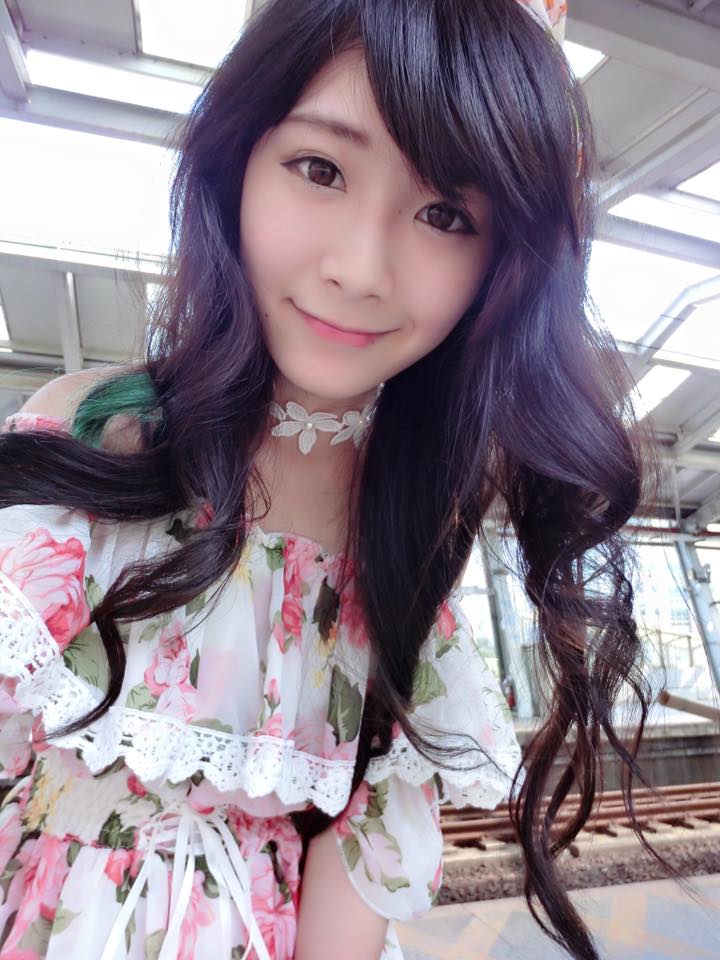 陆子玄 娇小玲珑的外拍主播