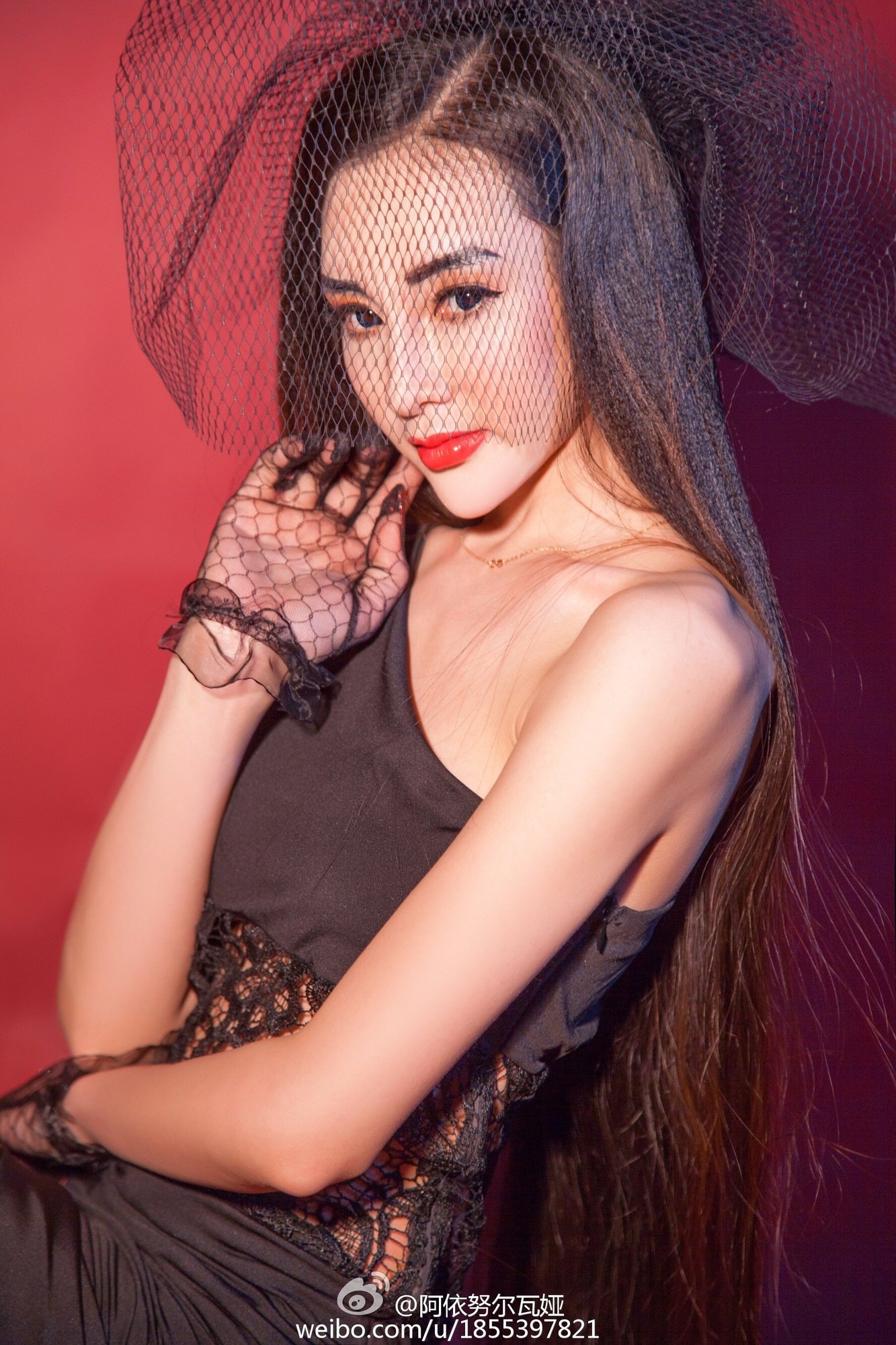 阿依努尔瓦娅 微博私房写真图